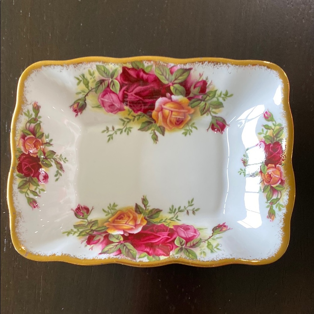 Vintage Royal Albert “Old Country Roses” Bon Bon Dish 1962-1972 FIRST QUALITY!
